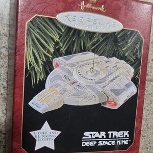 Hallmark Ornament 1997 U.S.S. Defiant
